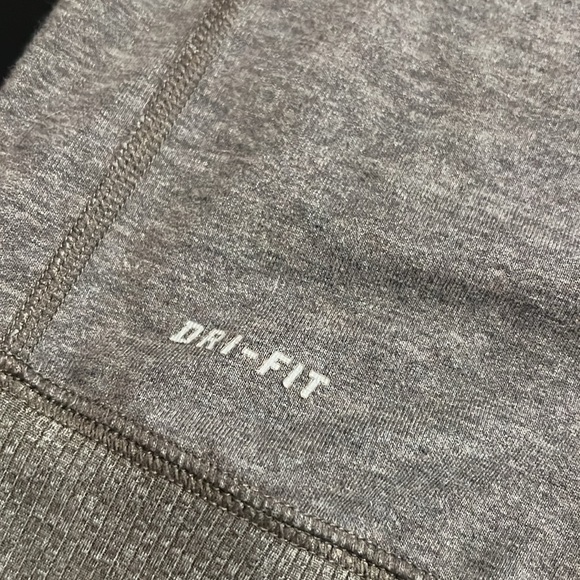 Nike dri fit top women’s small - Picture 2 of 7